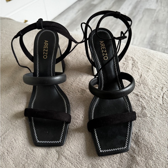 Arezzo Black Leather Velvet Block Strappy Heel - Picture 2 of 4